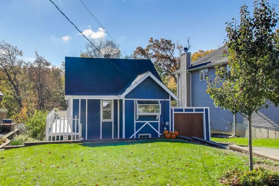 21465 W Crescent Drive, Mundelein, IL 60060 - Image #3