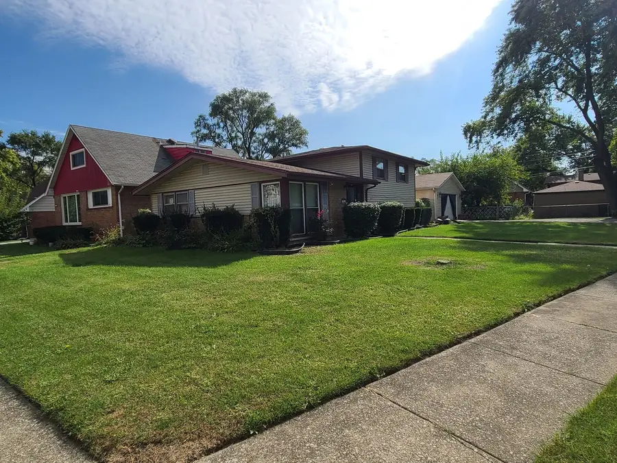 16843 Briargate Drive, Country Club Hills, IL 60478 - Image #2