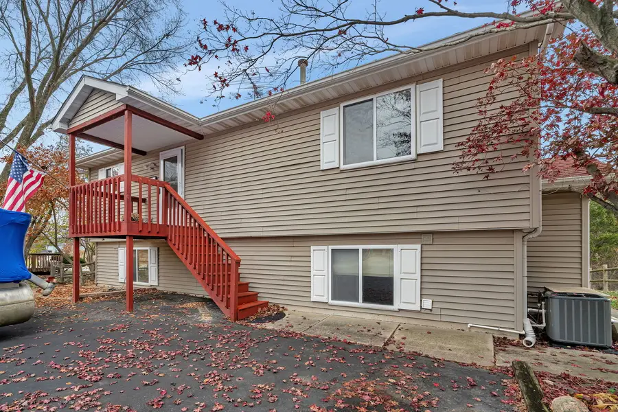 225 Fossil Cove Lane, Wilmington, IL 60481 - Image #2