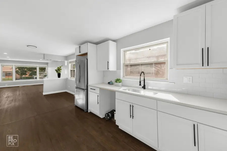 9134 S Marquette Avenue, Chicago, IL 60617 - Image #3