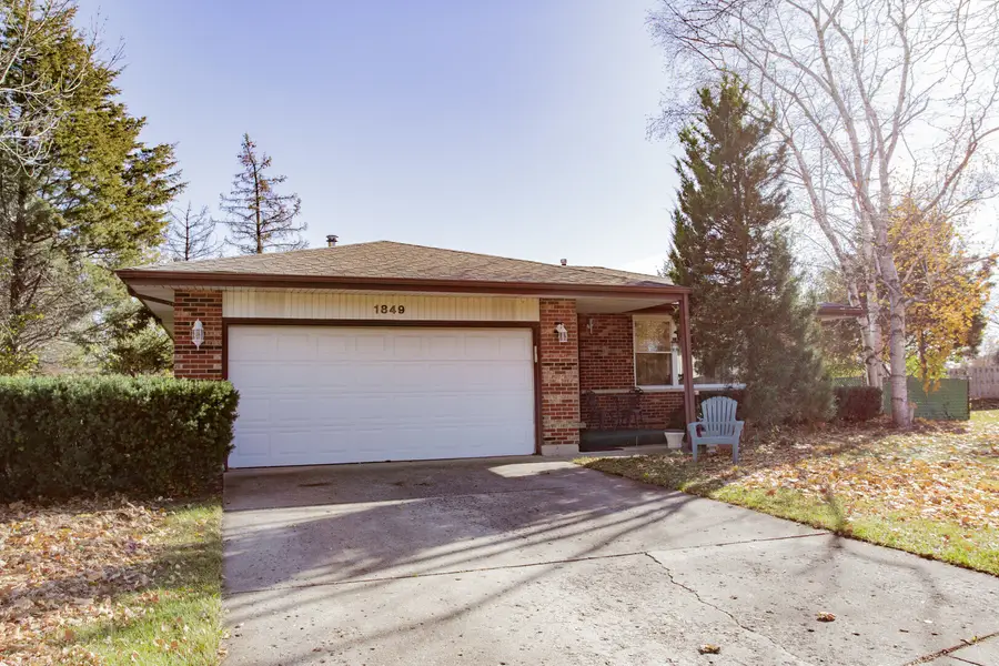 1849 W Spring Ridge Drive, Arlington Heights, IL 60004 - Image #3