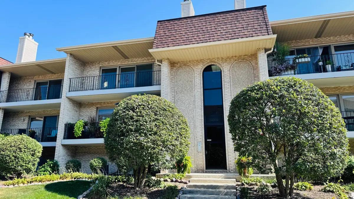 9004 Del Prado Drive #2N, Palos Hills, IL 60465 - Image #1