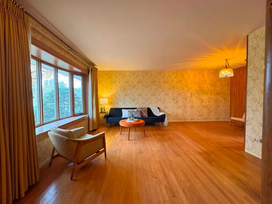 761 Marshall Drive, Des Plaines, IL 60016 - Image #3