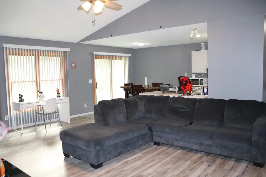 510 Constitution Drive Sw, Poplar Grove, IL 61065 - Image #3