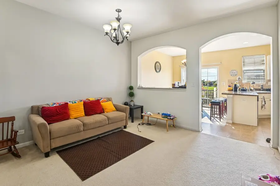 664 Grosvenor Lane, Aurora, IL 60504 - Image #3