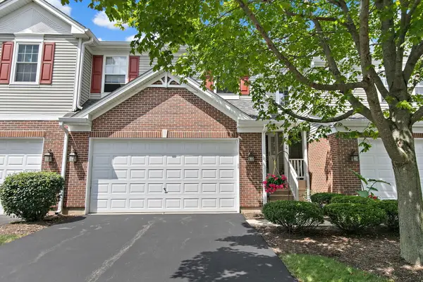 244 Lineas Lane #244, Geneva, IL 60134