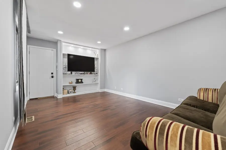 430 Swan Court, Deerfield, IL 60015 - Image #3