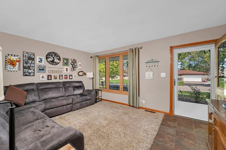 830 Wagon Drive, New Lenox, IL 60451 - Image #2