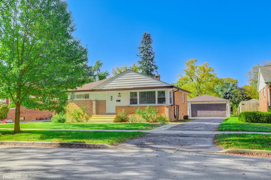 1210 Mohawk Drive, Elgin, IL 60120 - Image #2