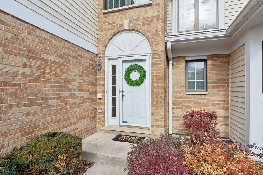 810 Braeman Court, Libertyville, IL 60048 - Image #2