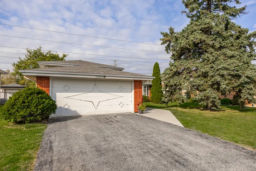 10624 S Michael Drive, Palos Hills, IL 60465 - #3