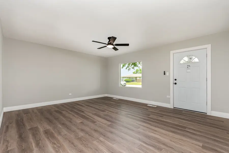 16632 Sawyer Avenue, Markham, IL 60428 - Image #3