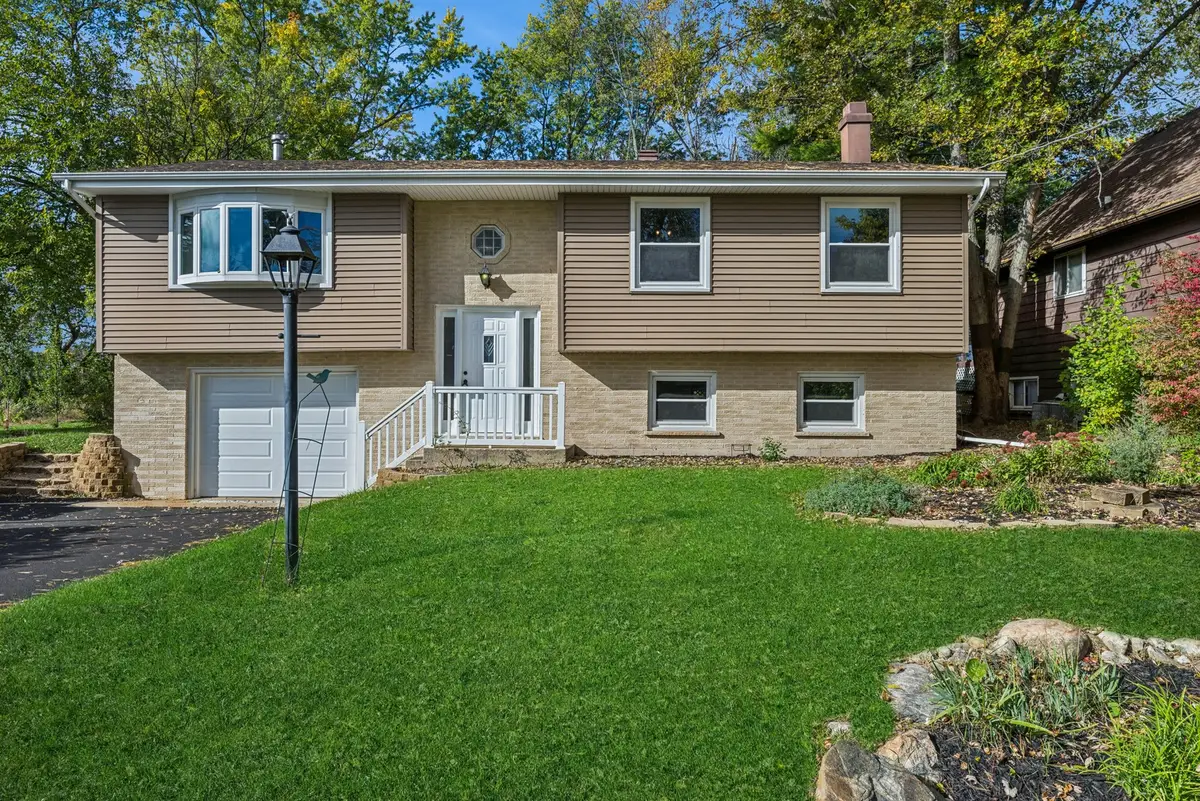 18 Greenview Road, Oakwood Hills, IL 60013 - Image #1