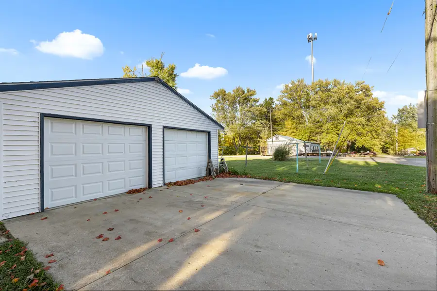 411 S Walnut Avenue, Forreston, IL 61030 - Image #3