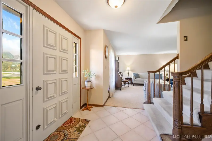 39W955 Deer Run Drive, Saint Charles, IL 60175 - Image #2