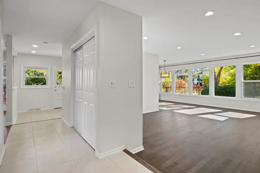 715 E Valley Lane, Arlington Heights, IL 60004 - Image #3