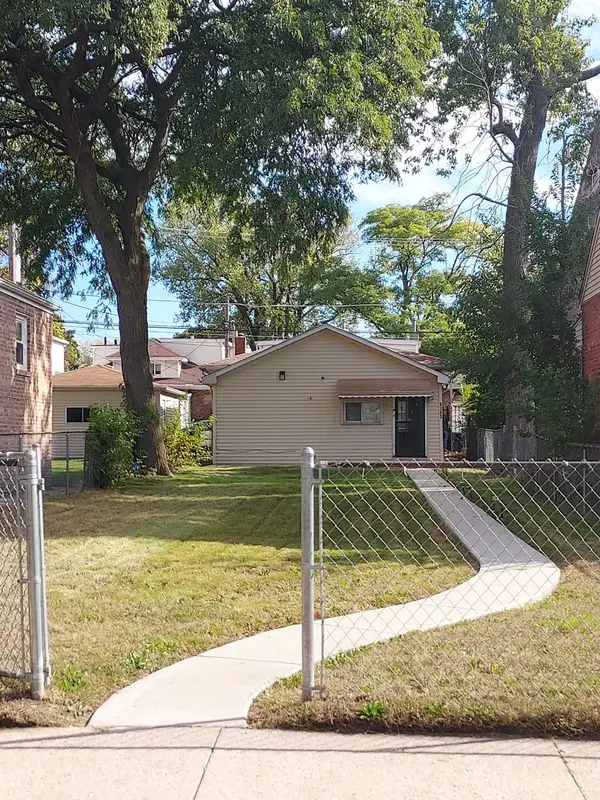 8153 S Calumet Avenue, Chicago, IL 60619