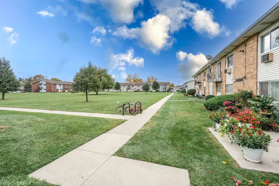 9209 Potter Road #2F, Des Plaines, IL 60016 - Image #3
