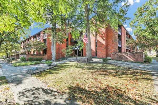 107 N Elm Street #108, Champaign, IL 61820