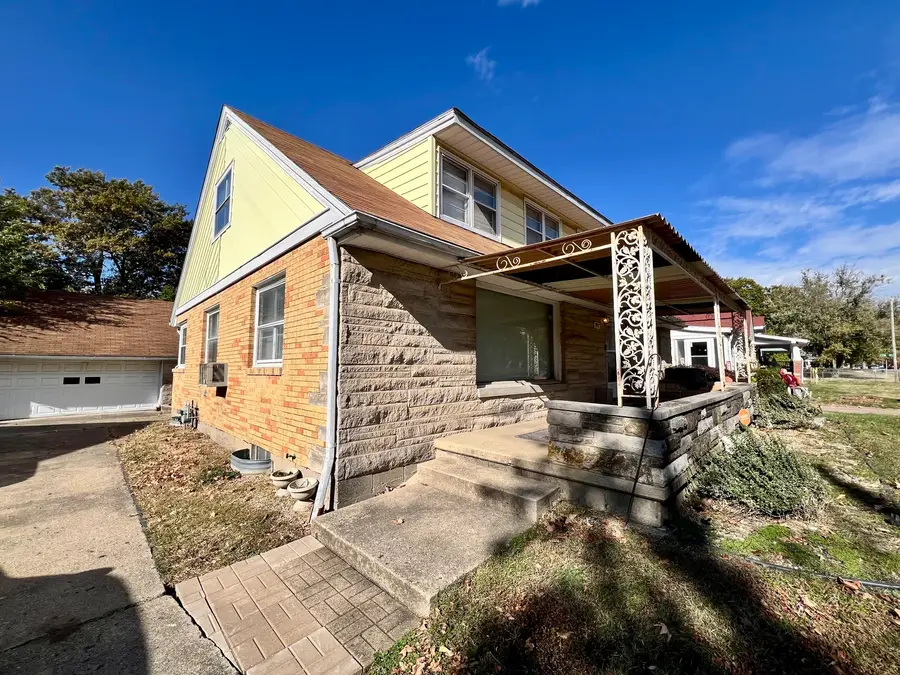 977 N Oakland Avenue, Decatur, IL 62522 - Image #3