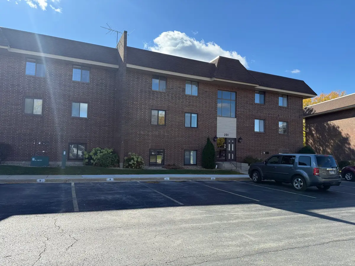 201 E Janata Boulevard #1A, Lombard, IL 60148 - Image #1
