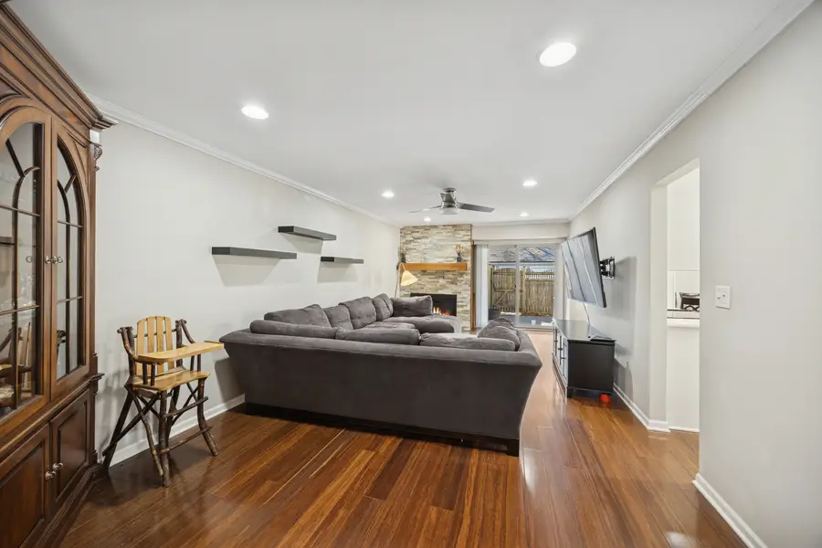 1521 S County Farm Road #1-1, Wheaton, IL 60189 - Image #3