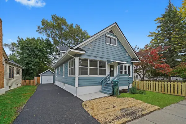 1009 Augusta Avenue, Elgin, IL 60120