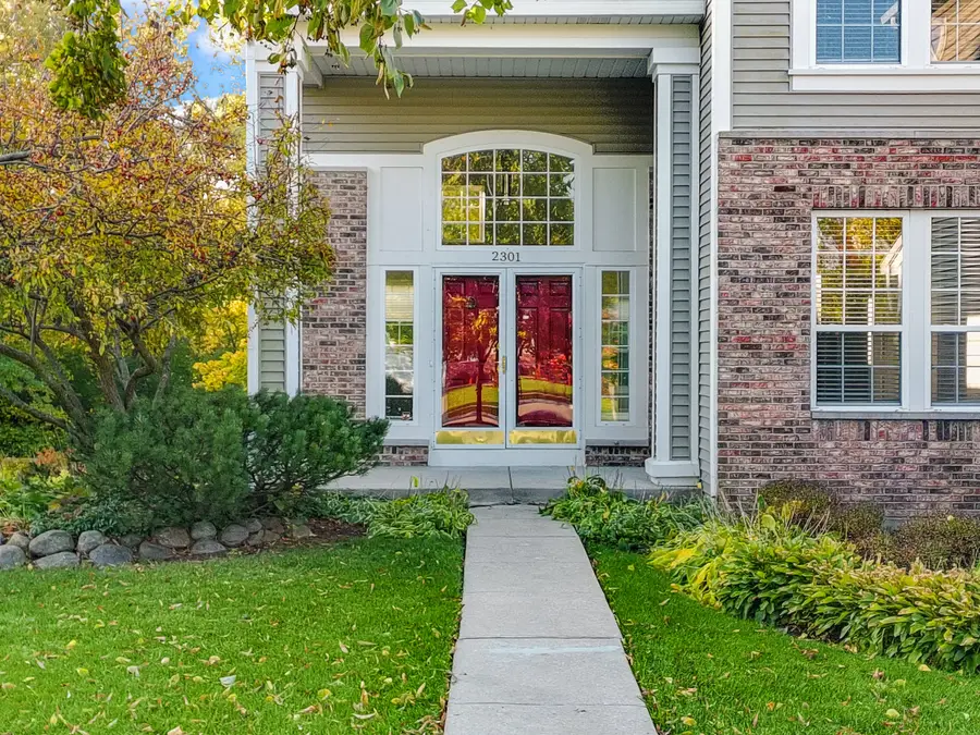 2301 Fieldcrest Drive, Mundelein, IL 60060 - Image #2