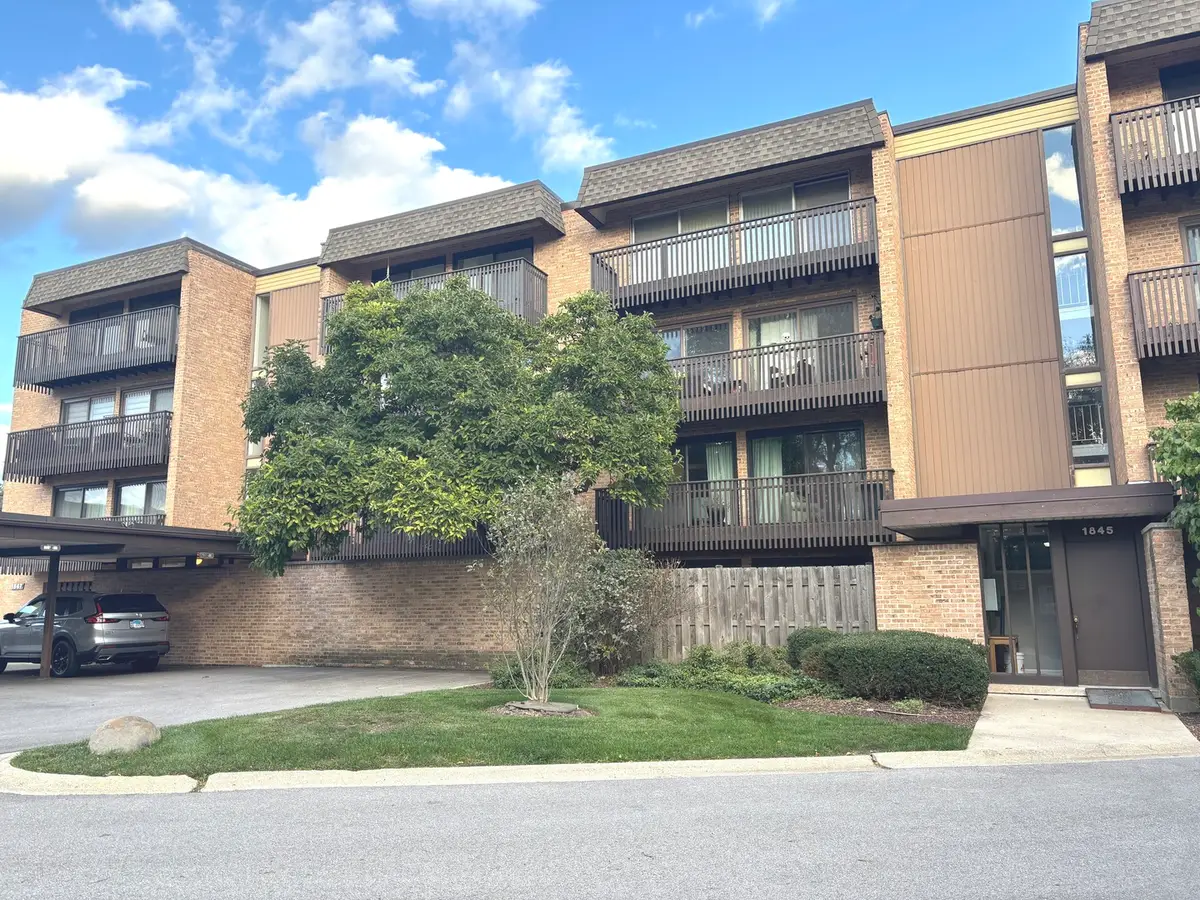 1847 Tanglewood Drive #3B, Glenview, IL 60025 - Image #1
