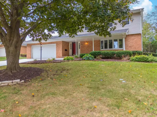 211 Orleans Drive, Bloomington, IL 61701