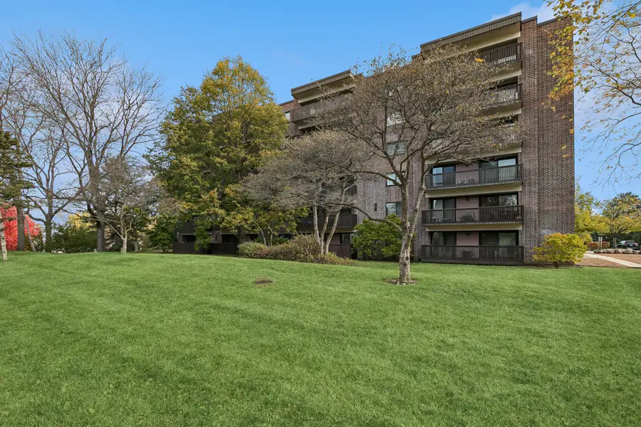 920 Vose Drive #202, Gurnee, IL 60031 - Image #3