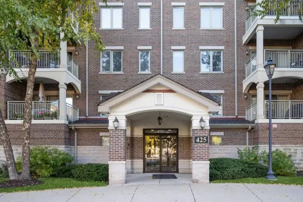 425 Village Green #314, Lincolnshire, IL 60069