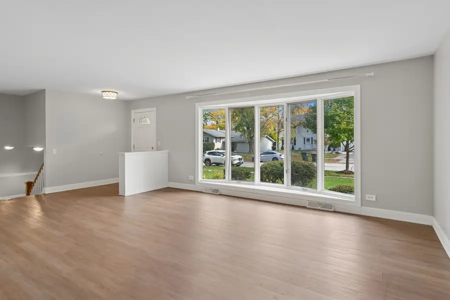 6410 Macarthur Drive, Woodridge, IL 60517 - Image #2