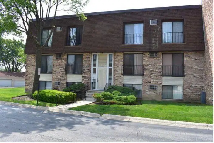 201 N Waters Edge Drive #101, Glendale Heights, IL 60139 - Image #1