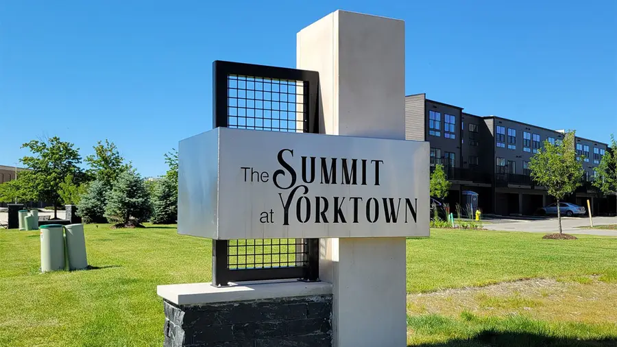 396 Summit Circle, Lombard, IL 60148 - Image #2