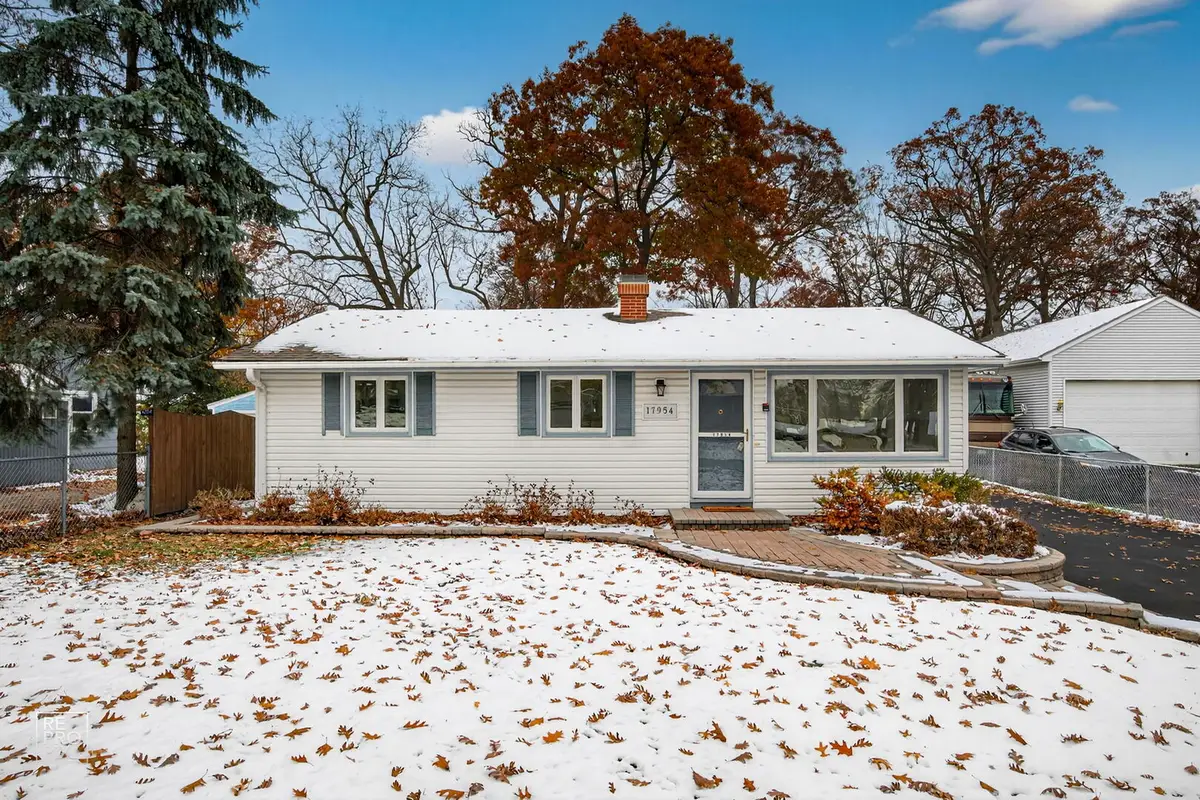 17954 W Big Oaks Road, Grayslake, IL 60030 - Image #1