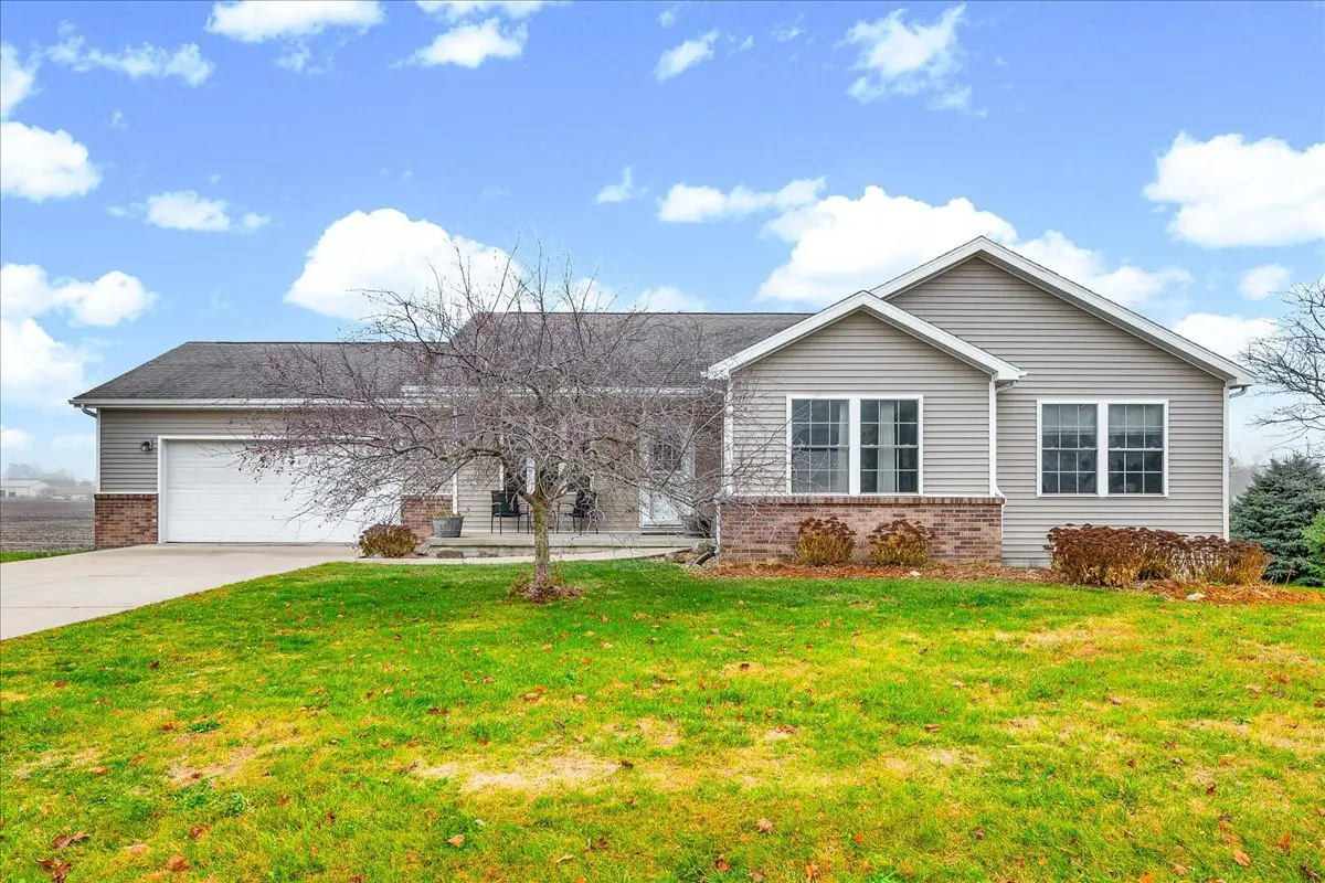 107 Baize Drive, Carlock, IL 61725 - Image #1