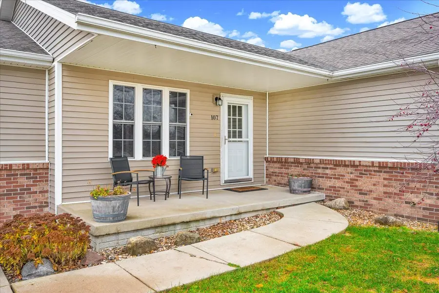 107 Baize Drive, Carlock, IL 61725 - Image #2