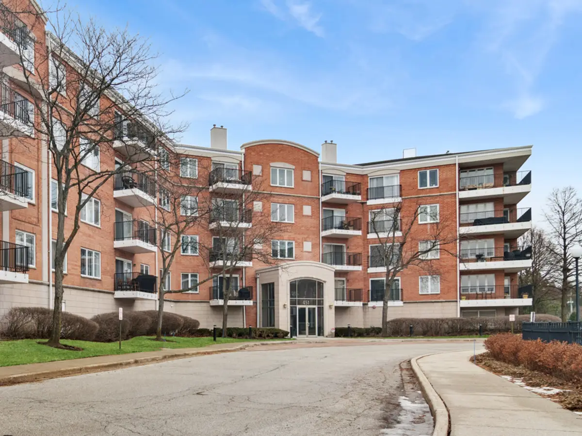 451 Town Place Circle #411, Buffalo Grove, IL 60089 - Image #1