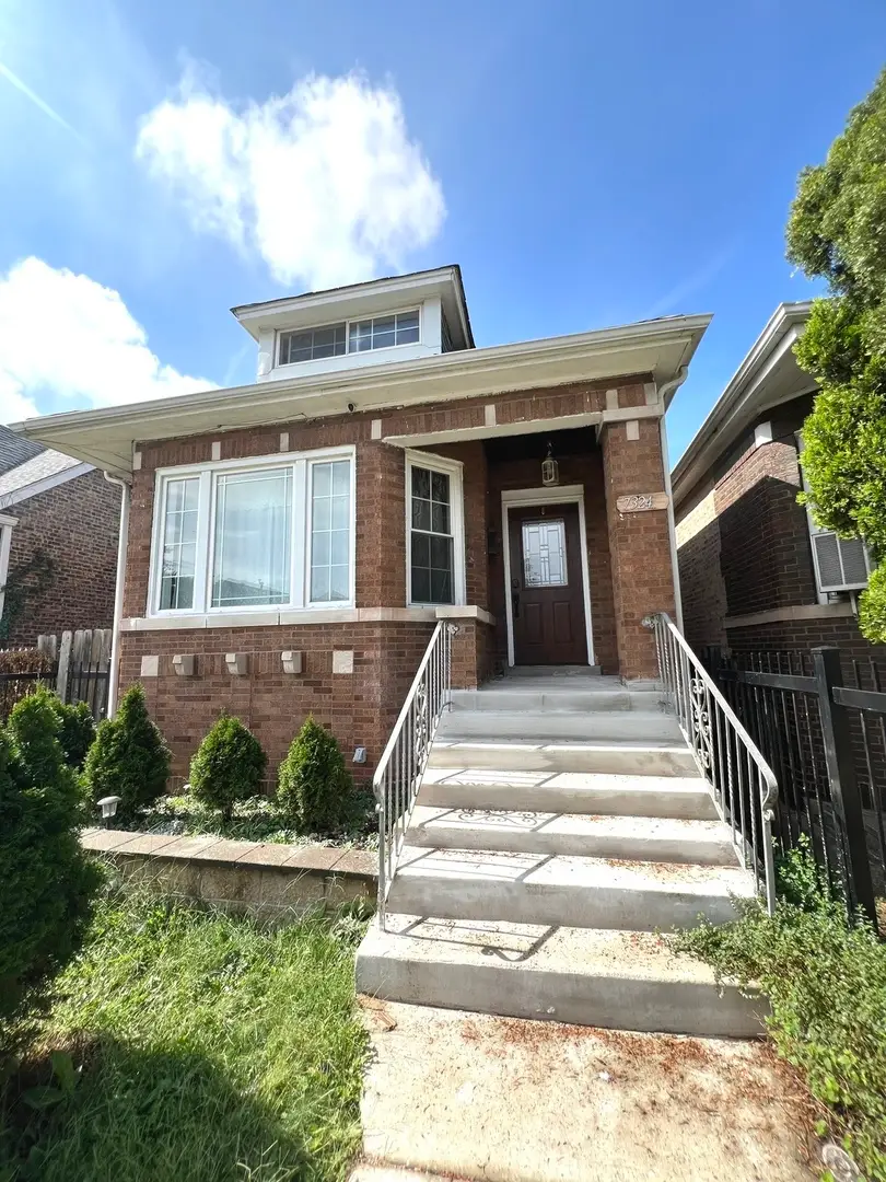 7324 S Oakley Avenue, Chicago, IL 60636 - Image #2