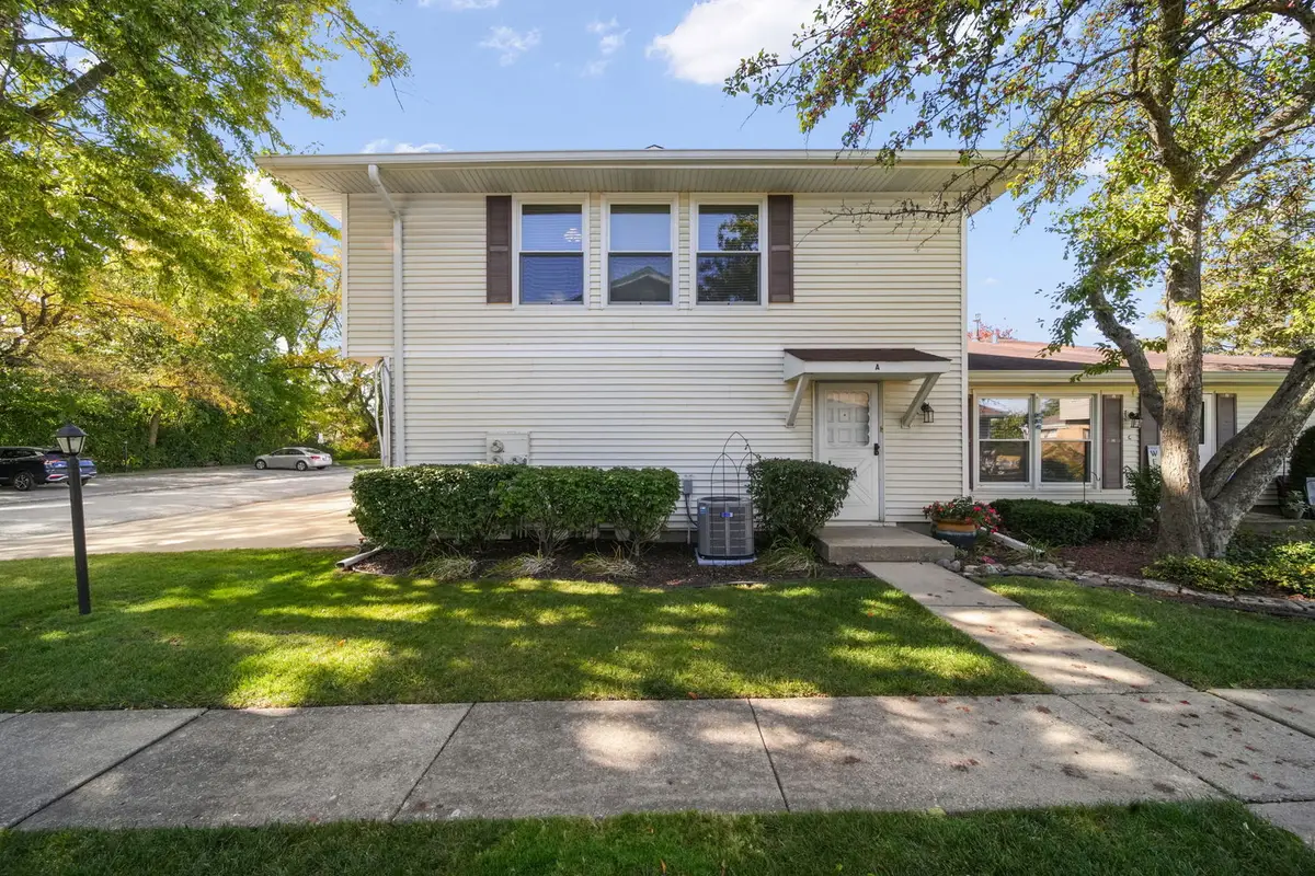 5208 Woodland Drive #A, Oak Forest, IL 60452 - Image #1