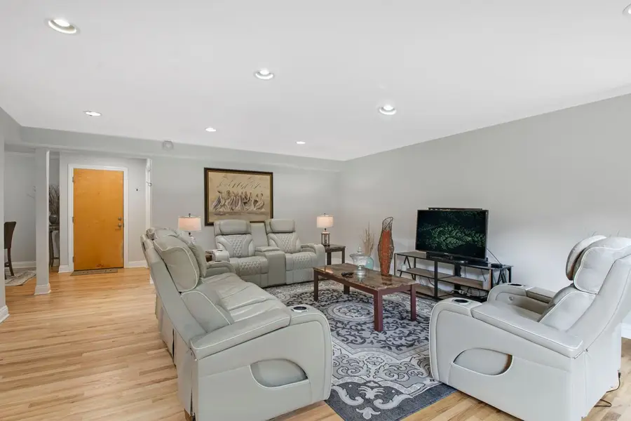 612 Mulford Street #203, Evanston, IL 60202 - Image #2