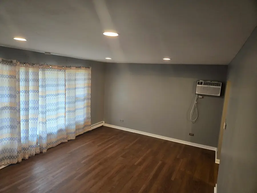 4825 Columbus Drive, Oak Lawn, IL 60453 - Image #3