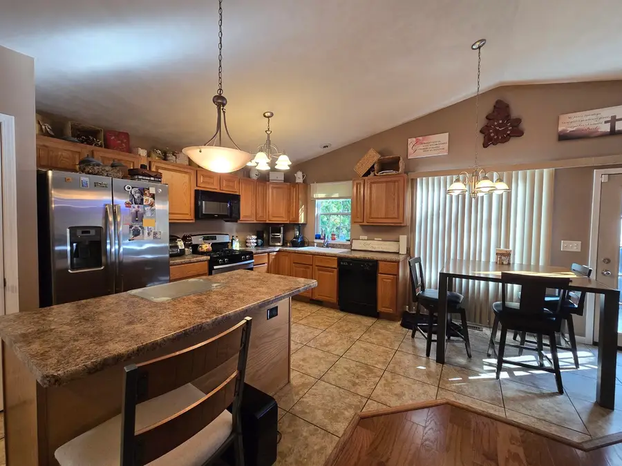 38055 N Russell Avenue, Beach Park, IL 60087 - Image #2