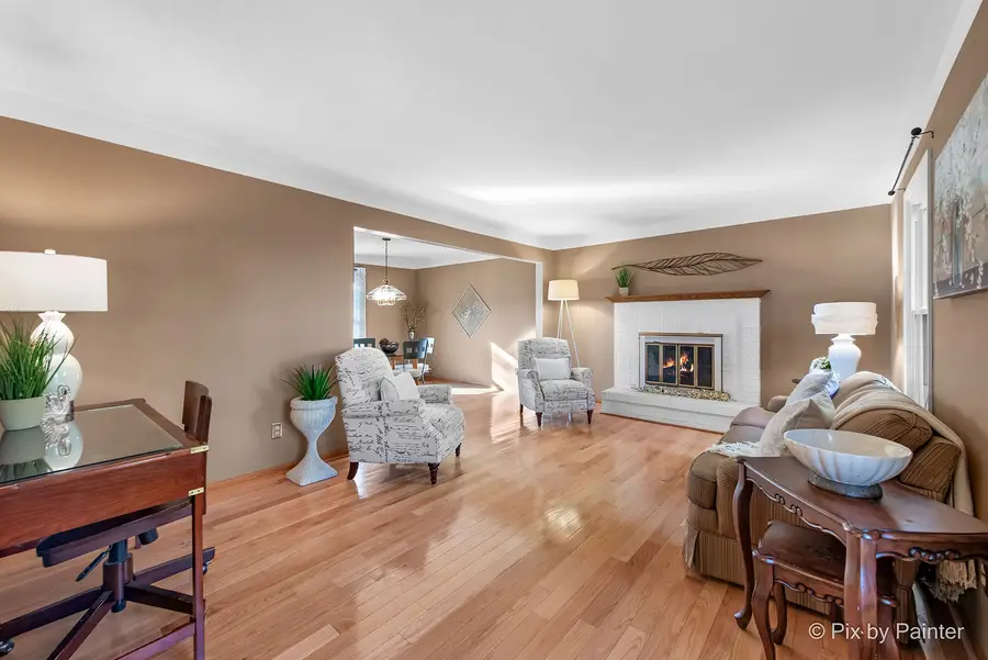 822 Liberty Avenue, Saint Charles, IL 60174 - Image #2