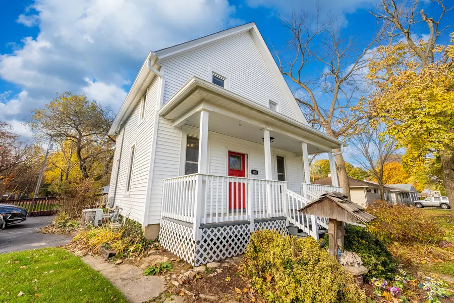 702 E Side Drive, Geneva, IL 60134 - Image #2