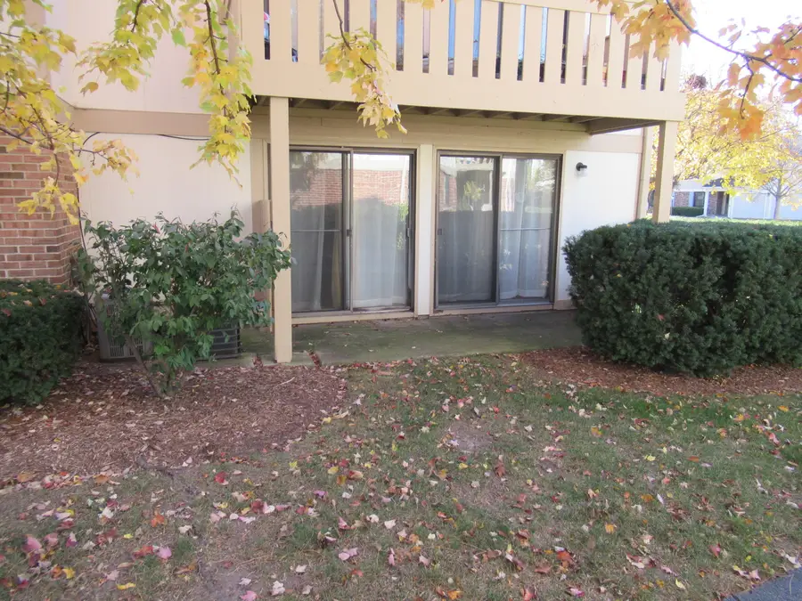 1050 Driftwood Court #B1, Wheeling, IL 60090 - Image #2