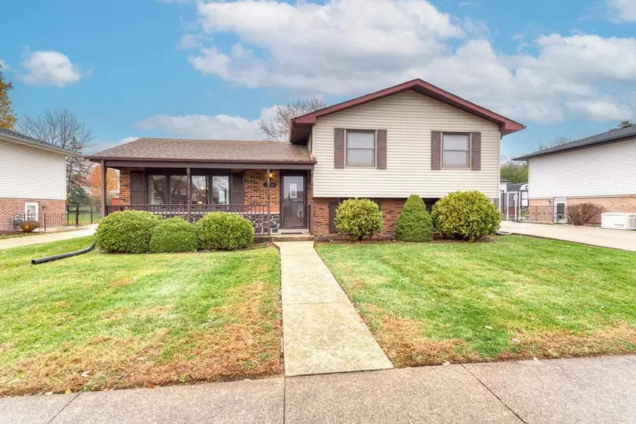 10540 S Sun Valley Court, Palos Hills, IL 60465 - Image #2