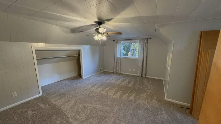 2032 W Laurel Street, Freeport, IL 61032 - Image #2