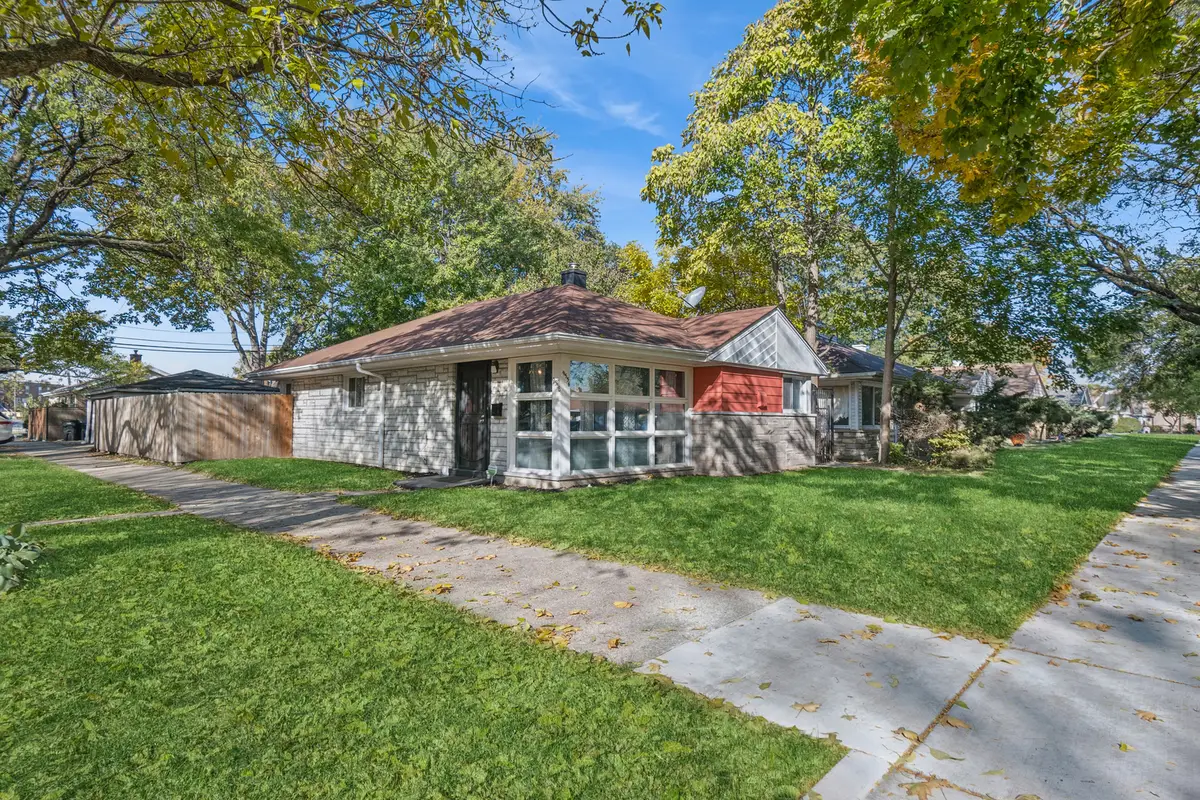 9556 S Bennett Avenue, Chicago, IL 60617 - Image #1